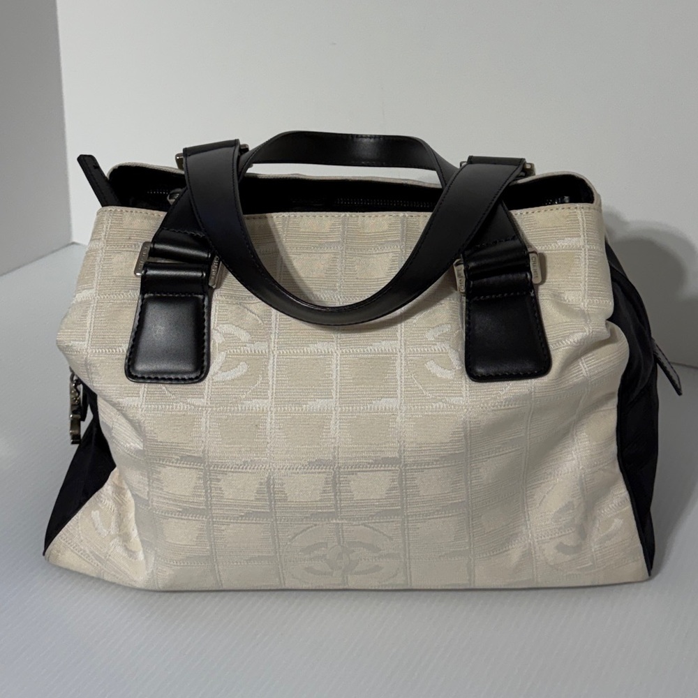 CHANEL Authentic Travel Line